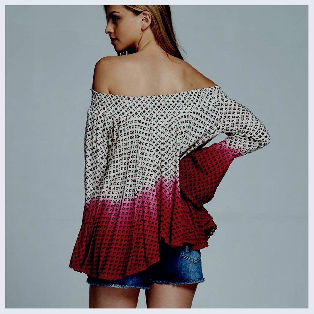 🦋MAKE AN OFFER!🦋 Red And Ivory Print Ombre Top - Picture 4 of 5
