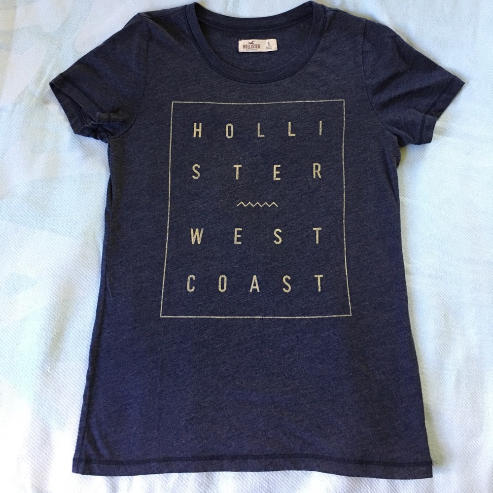 Hollister soft shiny graphic tee shirt size small