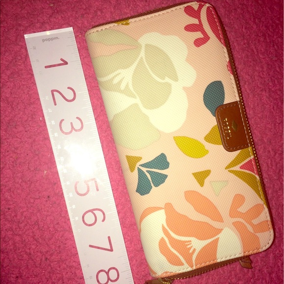 Fossil Handbags - Sale 💝 🌺Emma Fossil Zip Around Wallet