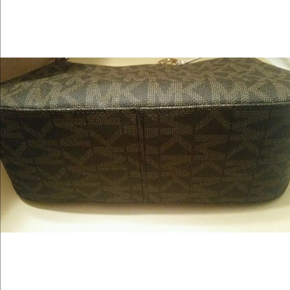 Michael Kors 💯% Authentic Brand New Handbag - Picture 3 of 6