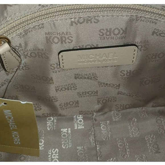 Michael Kors 💯% Authentic Brand New Handbag - Picture 5 of 6