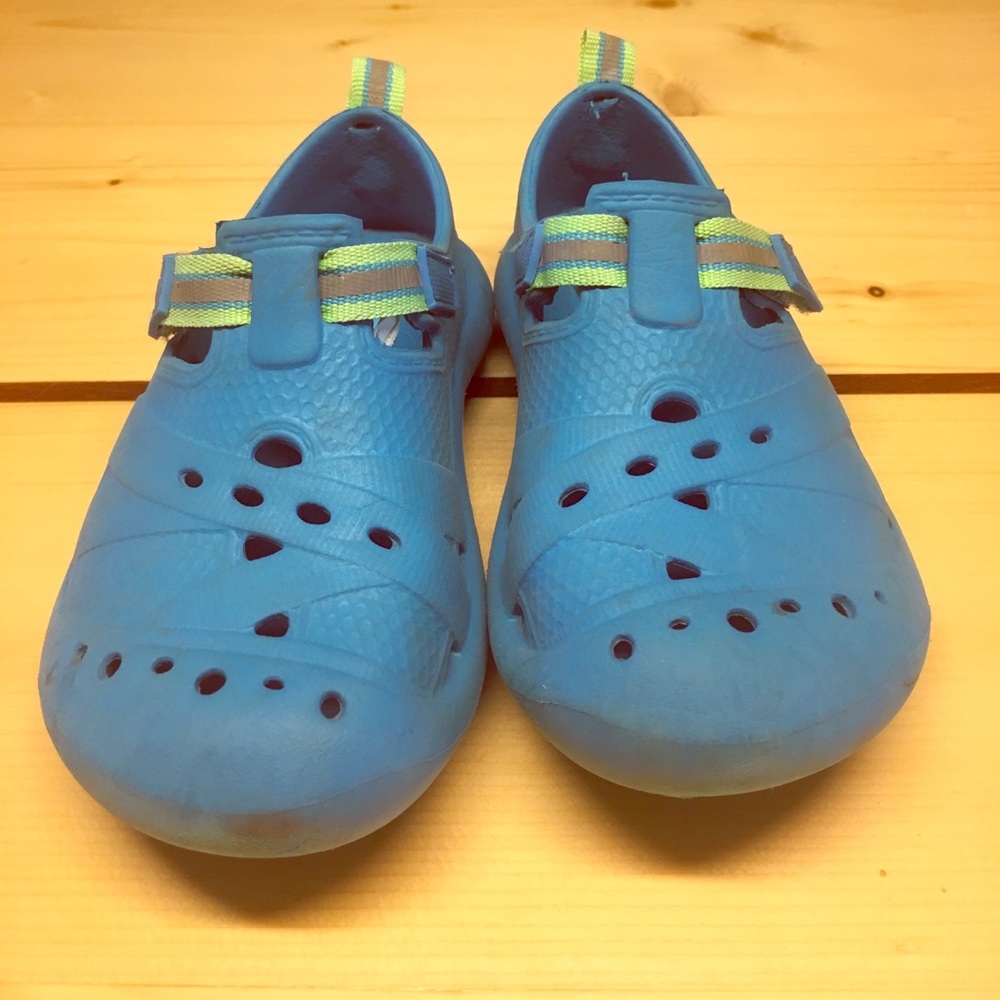 Children's Place toddler water shoes