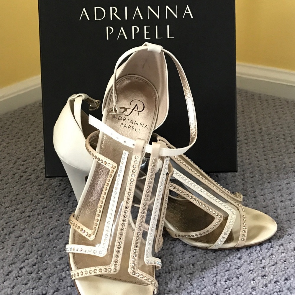 Sale !  Adrianna Papell