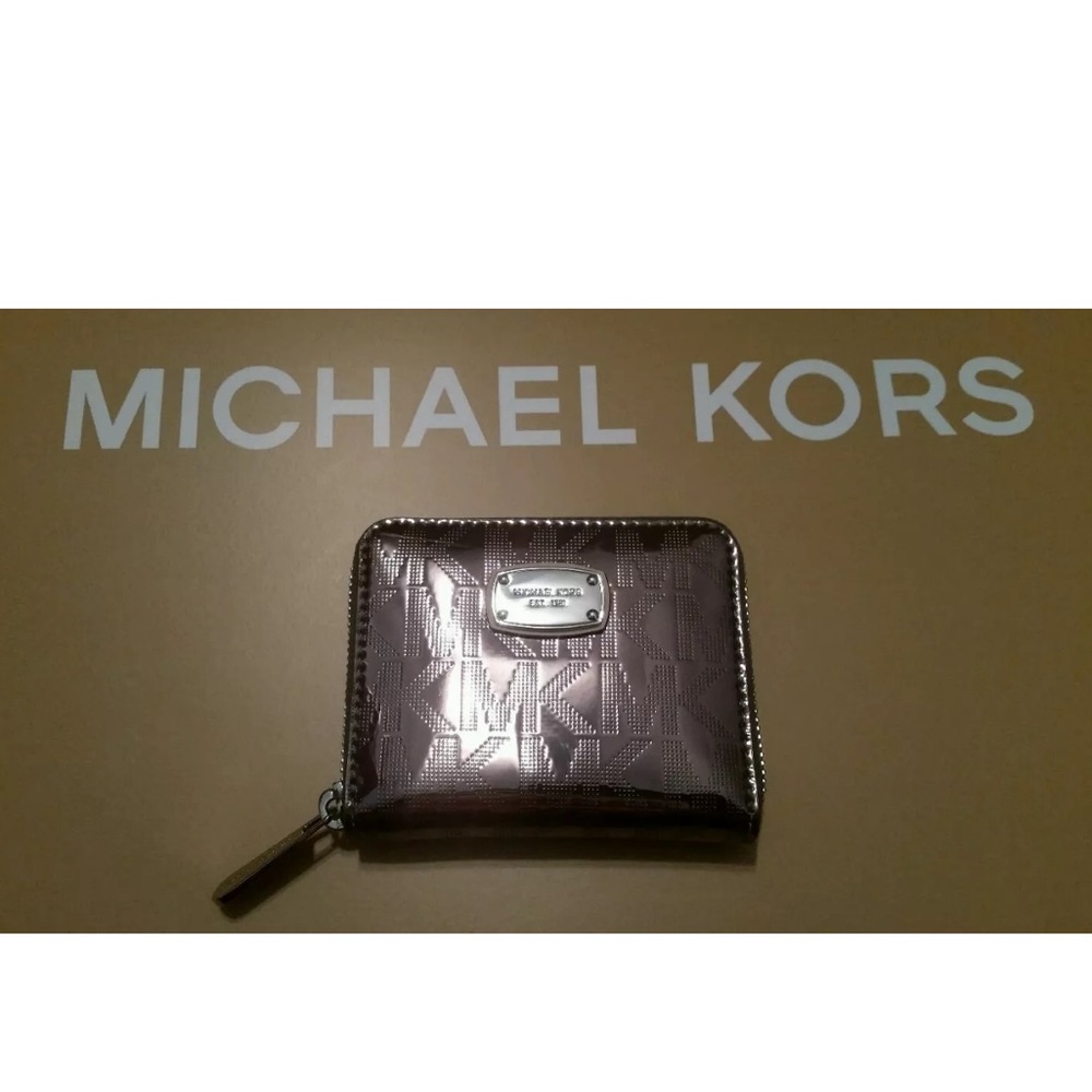 Brand New Michael Kors wallet.  💯 % Authentic