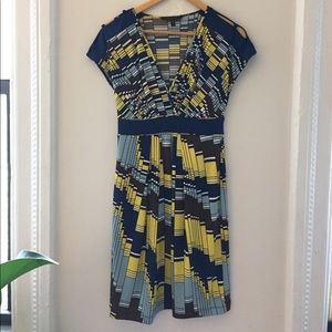 Fantastic geometric BCBG v neck dress