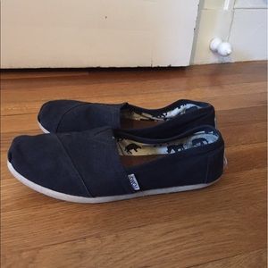 Women's black Toms size 8.5