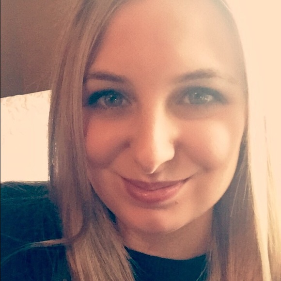 Meet your Posher, Erica - Picture 1 of 1