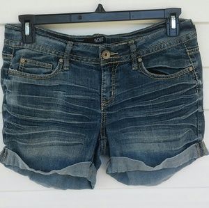 Women's size 11/12 A.N.A. Jean Shorts