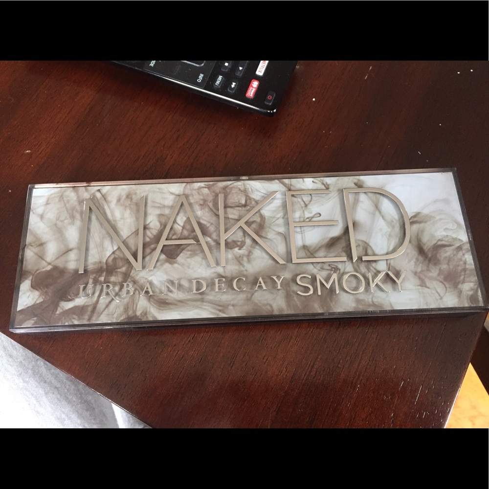 Urban Decay Naked Smoky Palette
