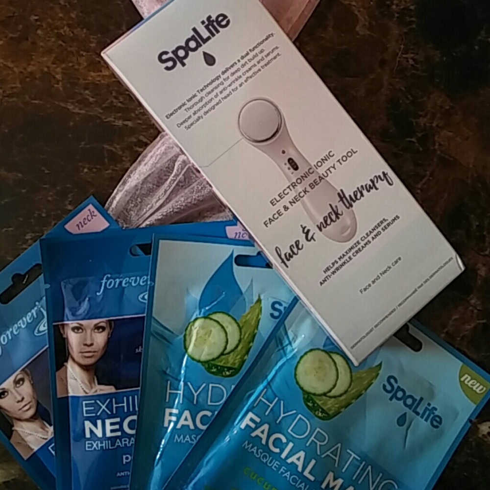 SpaLife Electronic Ionic Beauty Tool With Masks