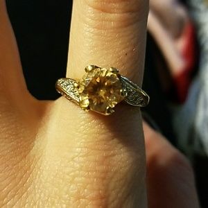 Diamond accent ring