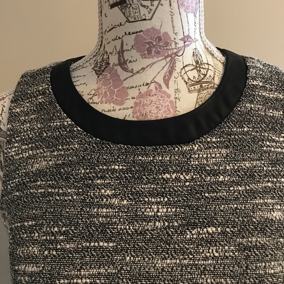 SOLD locally Banana Republic Dress - Picture 2 of 5