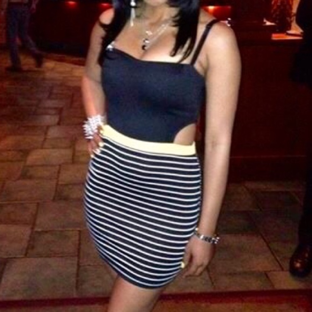 Body con mini dress / side slits