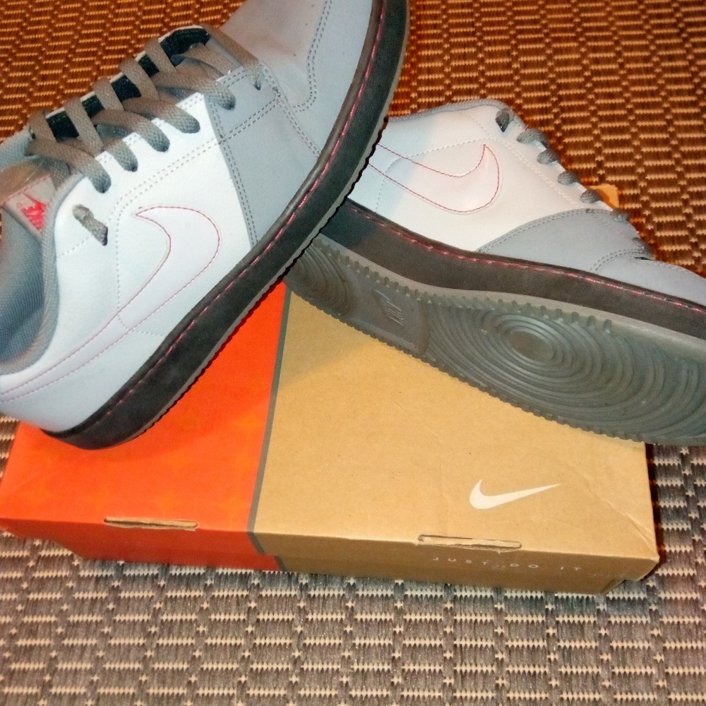 Nike mids size 10