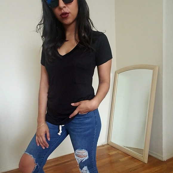 NOT SO BASIC BLACK POCKET V TEE SHIRT TOP - Picture 4 of 5