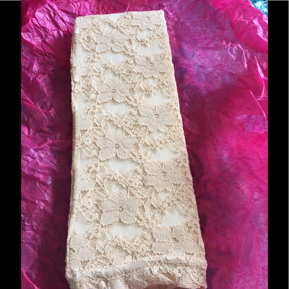 Cream lacy socks