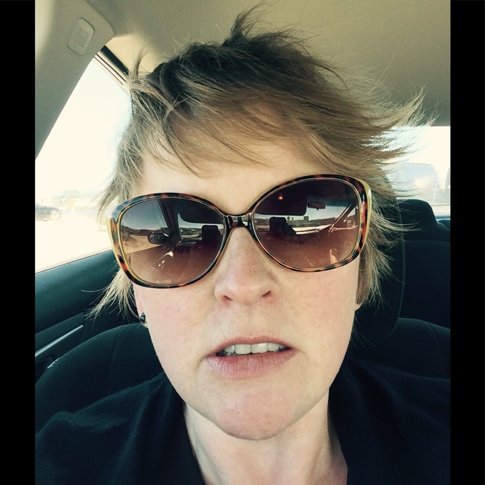Meet your Posher, Jennifer
