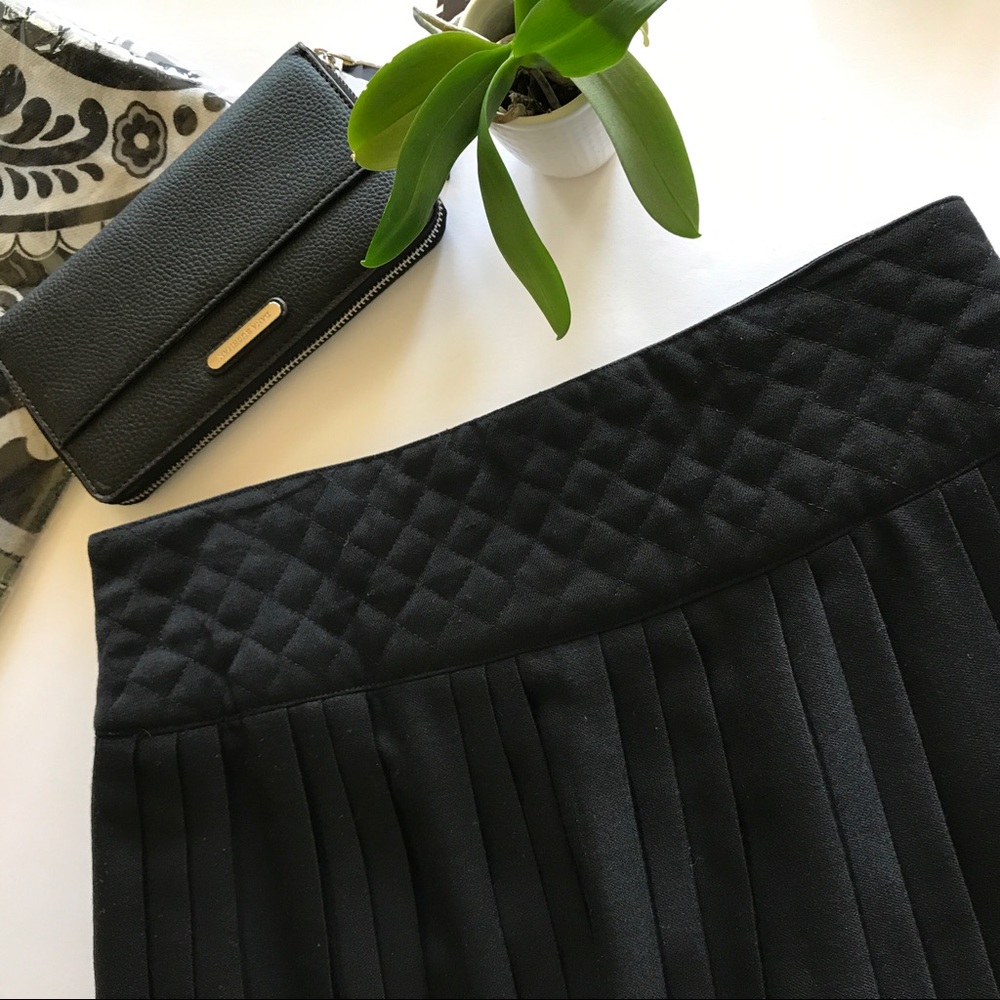 💲⬇️ Black 💯Wool Knifepleat Skirt ✨HP✨