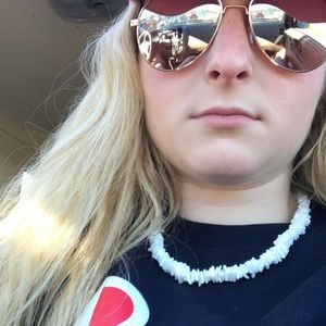 Meet your Posher, Julia