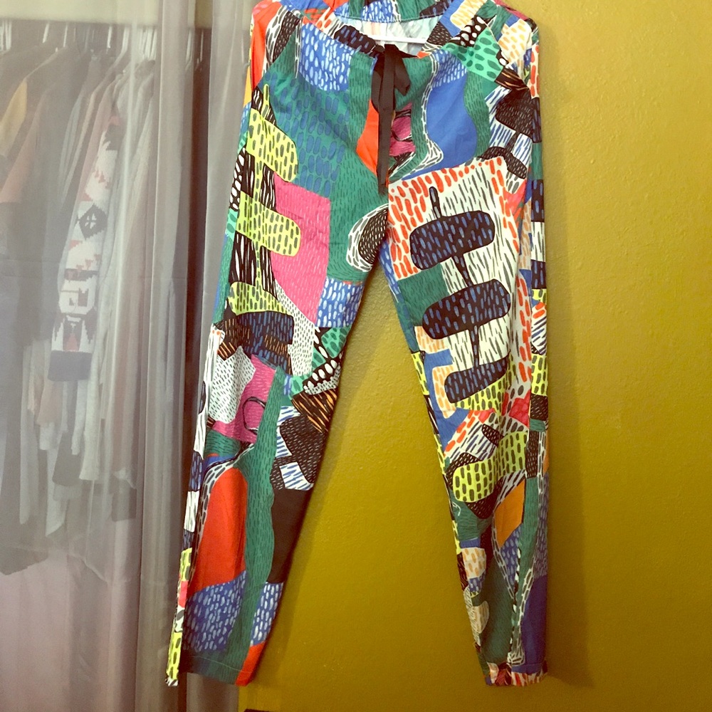Patterned pants