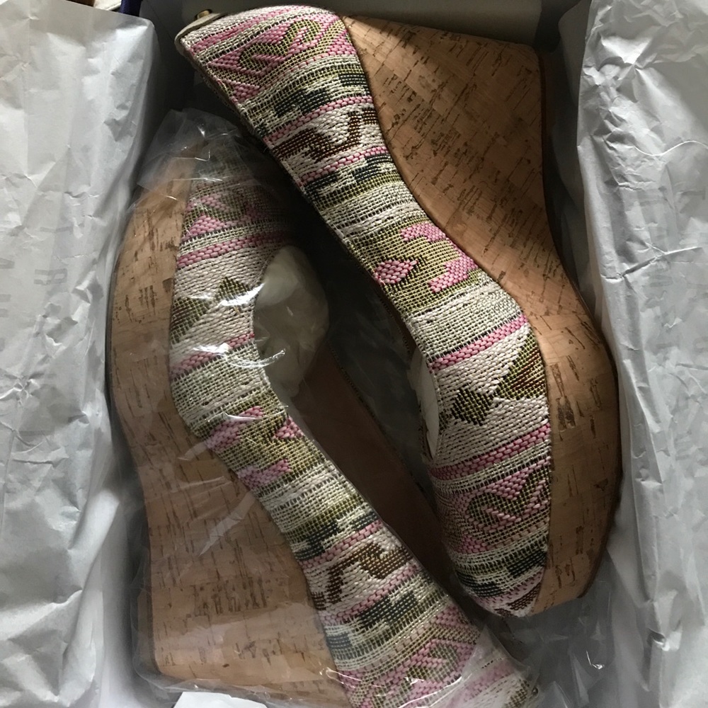 Stuart Weitzman Jacquard Wedges