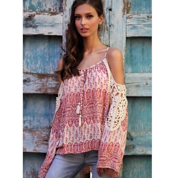 🌺 30% OFF BUNDLES🌺 Small  Ivory & Pink Boho Top - Picture 2 of 4