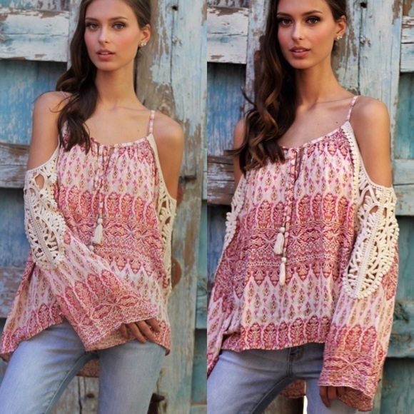 🌺 30% OFF BUNDLES🌺 Small  Ivory & Pink Boho Top - Picture 3 of 4