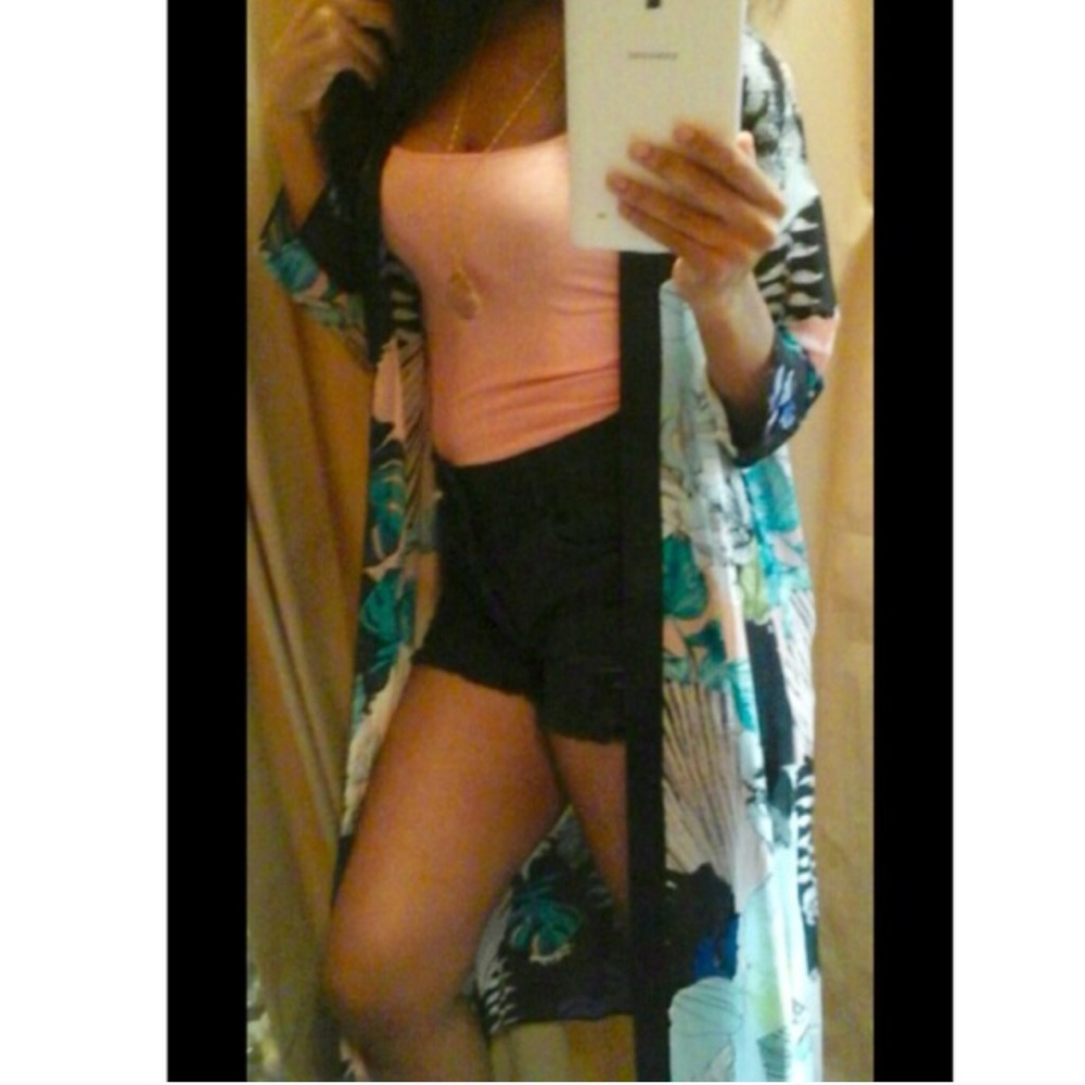 Long Brilliant Floral Leaves Kimono With Side Slit - Picture 2 of 7