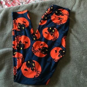 Lularoe haunted house leggings OS