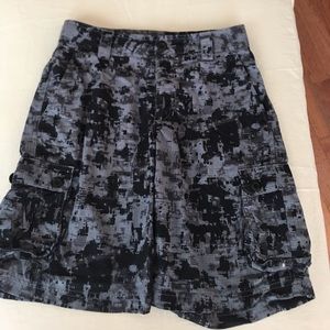 Boys Under Armour Digicam Cargo Shorts Medium