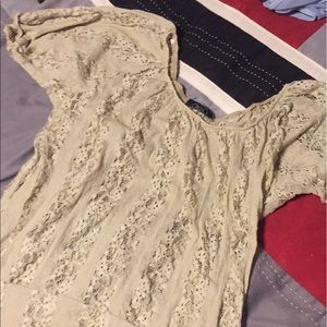Size med tan lace shirt