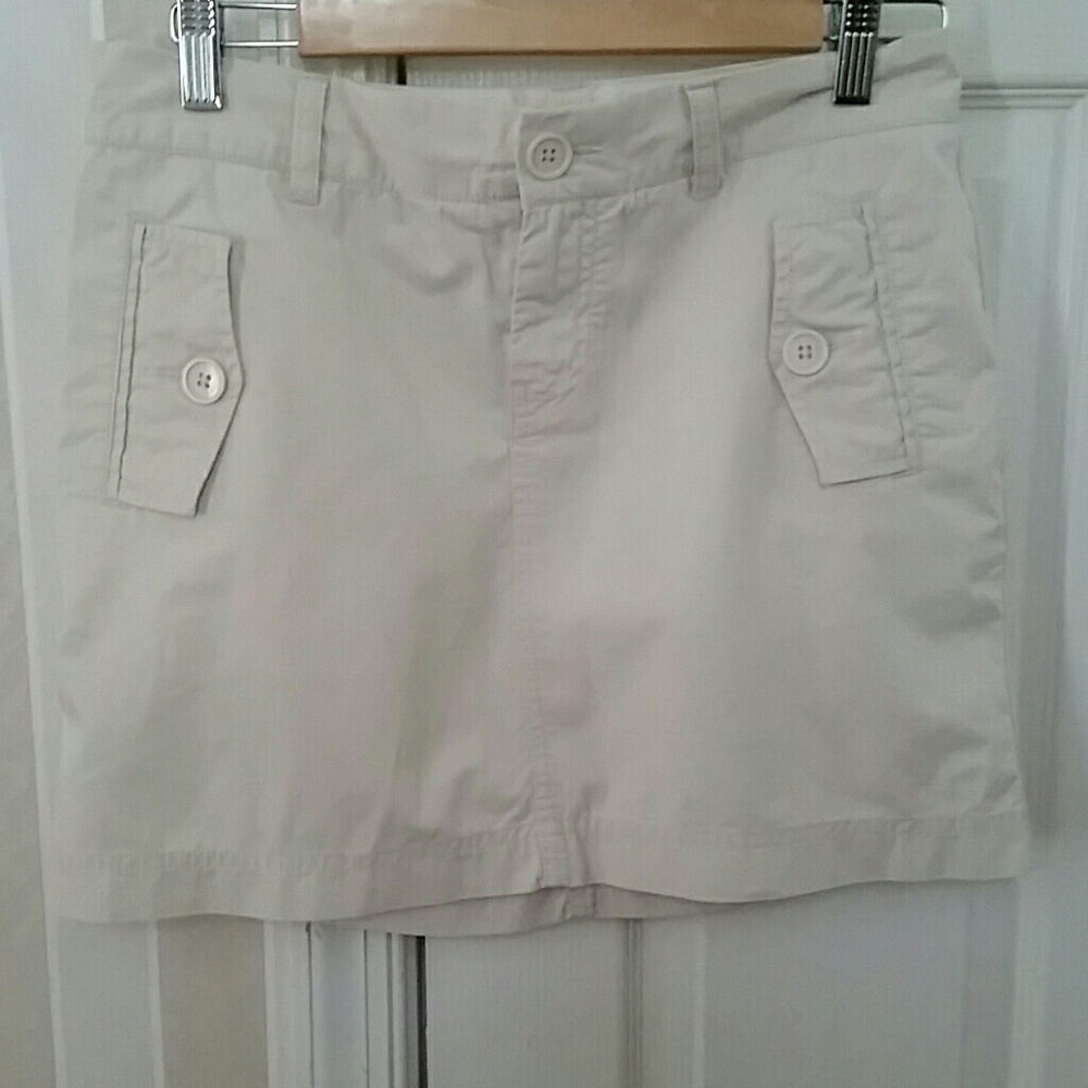 Gap stone skirt