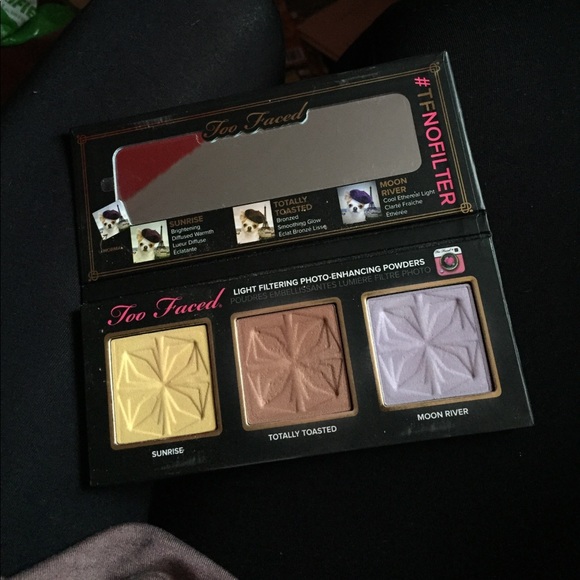 Too faced selfie powders - Picture 2 of 3