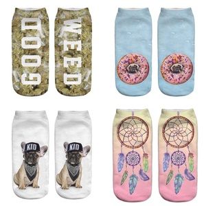 4 pairs of 3D socks