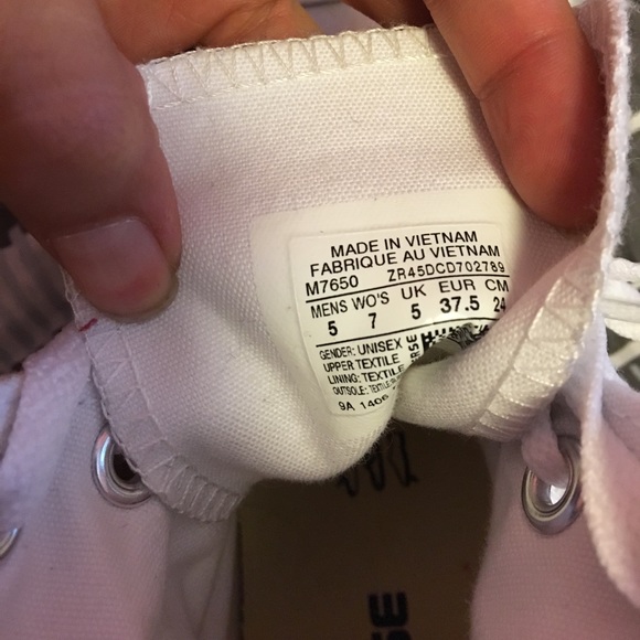 Converse - Picture 2 of 4