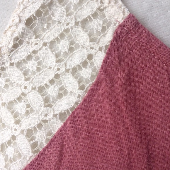 PRICEDROP! Pretty Floral Lace Swing Top - Picture 3 of 3