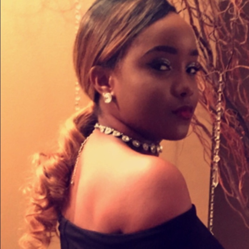 Meet your Posher, Lexus-divine