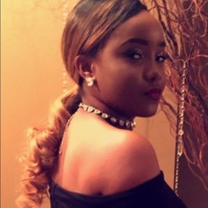 Meet your Posher, Lexus-divine