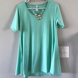 Mint LulaRoe Perfect Tee