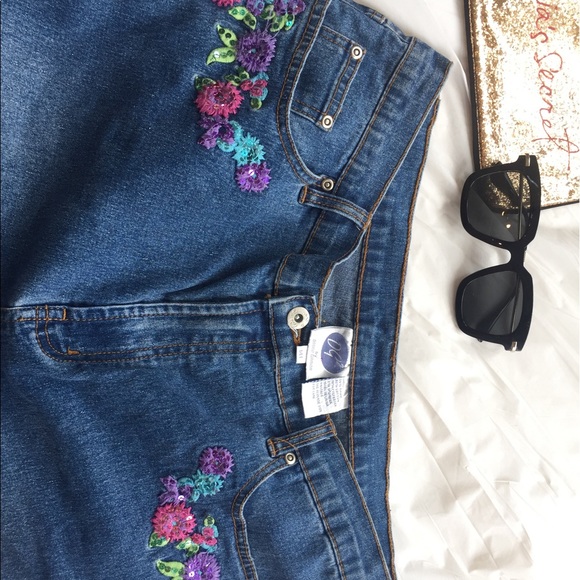 Diane Gilman embellished jeans - Picture 3 of 5