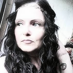 Meet your Posher, Lana