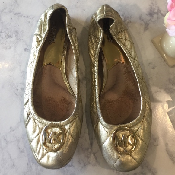 $15 bundled Michael Kors (MMK) Gold Quilted Ballet - Picture 2 of 8