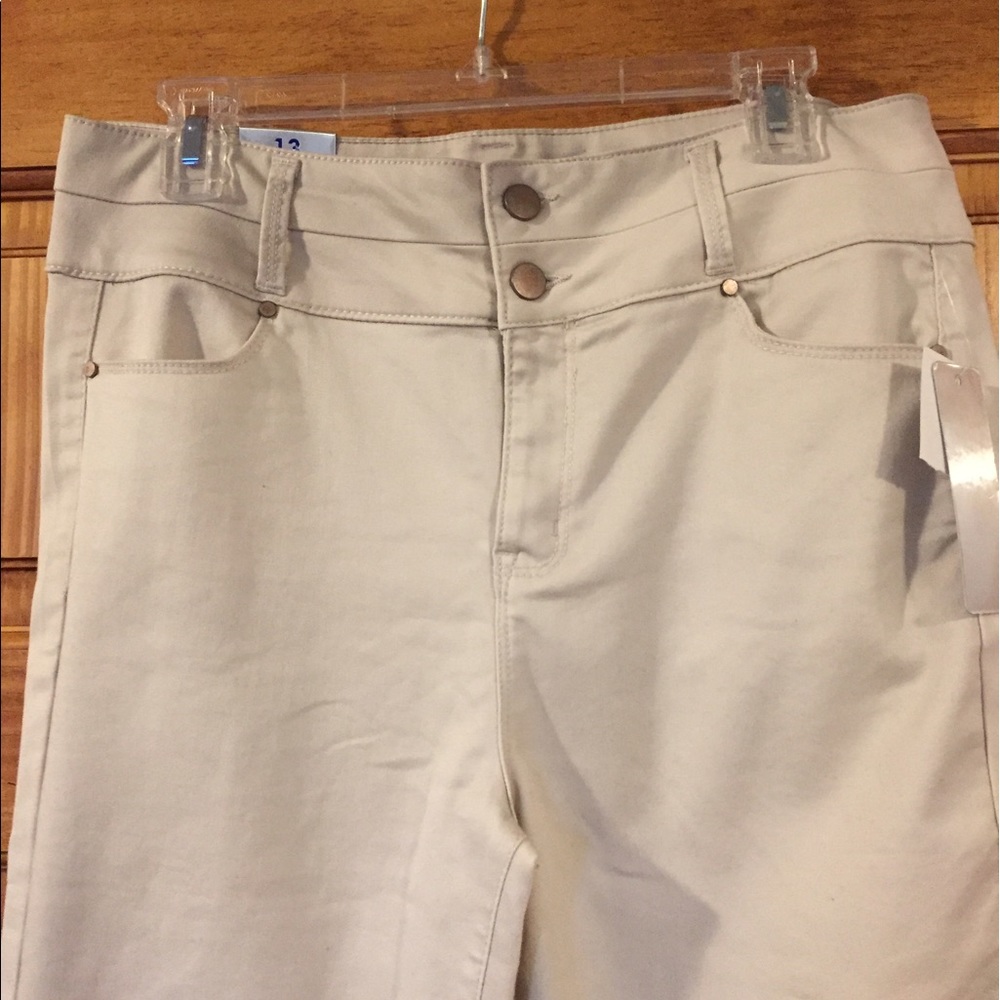 High waisted skinny pants.