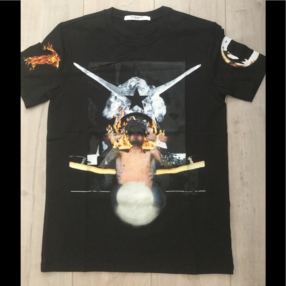 Givenchy t-shirt  size L
