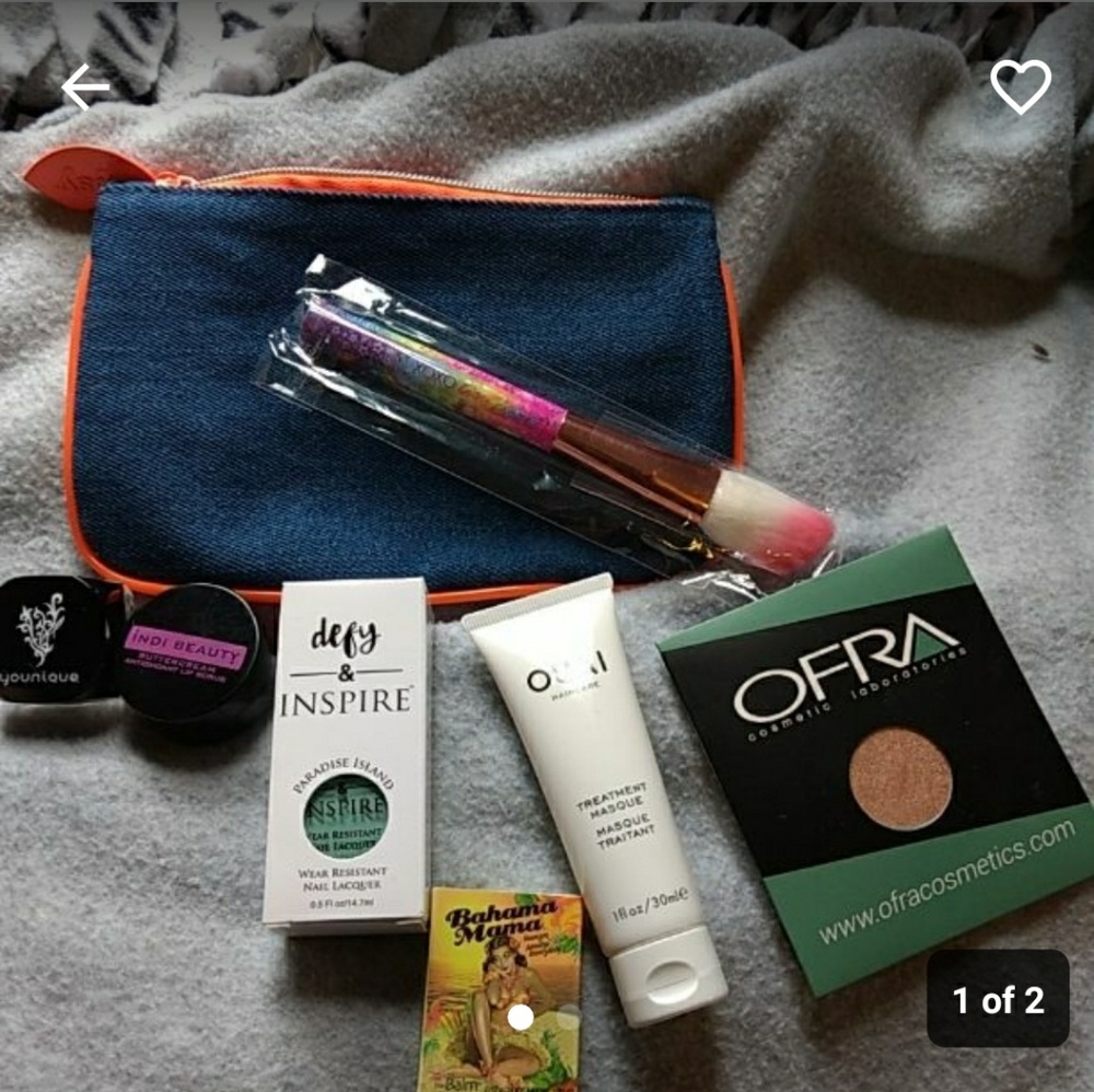 **sold** Ipsy/ younique make up
