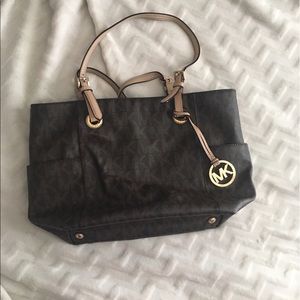 Michael Kors Signature Jet Set Bag