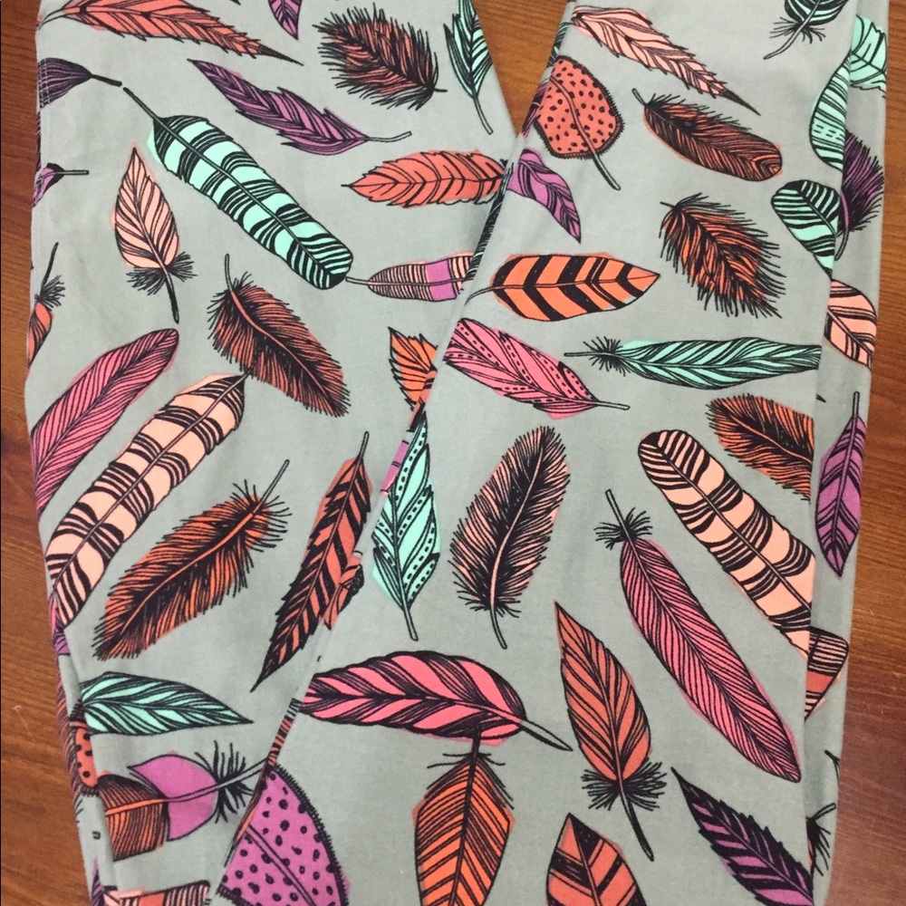 LuLaRoe feather OS leggings