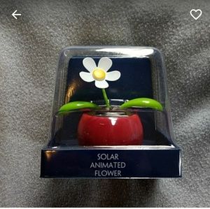 Solar animated flower