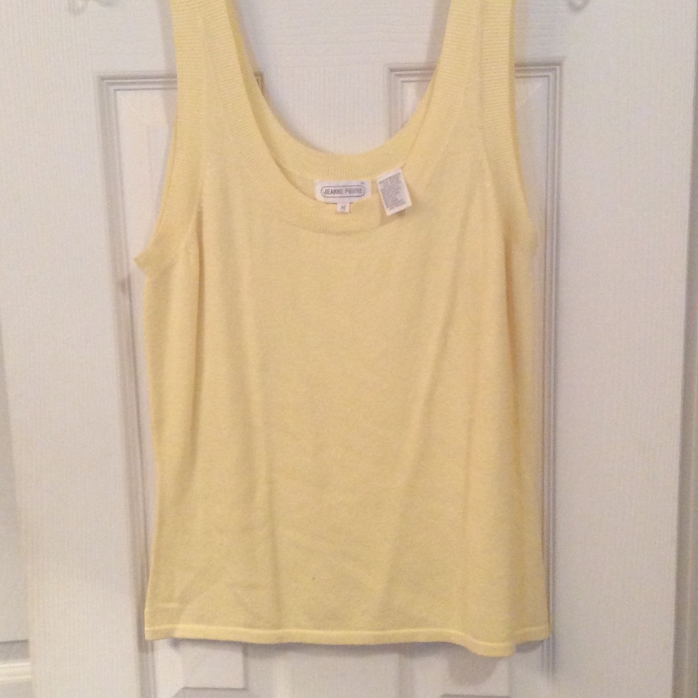 Medium yellow top new without tags's