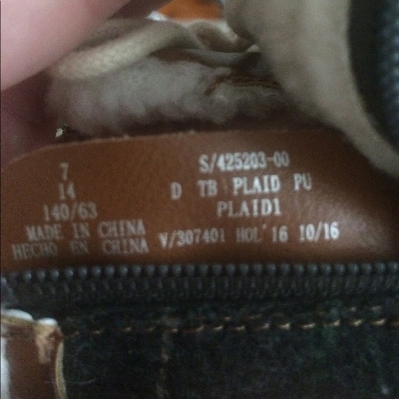 Old Navy zip up toddler boots - Picture 3 of 3
